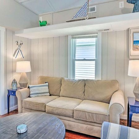Chic Cottage With Private Yard Steps To Beach! Colonial Beach Extérieur photo
