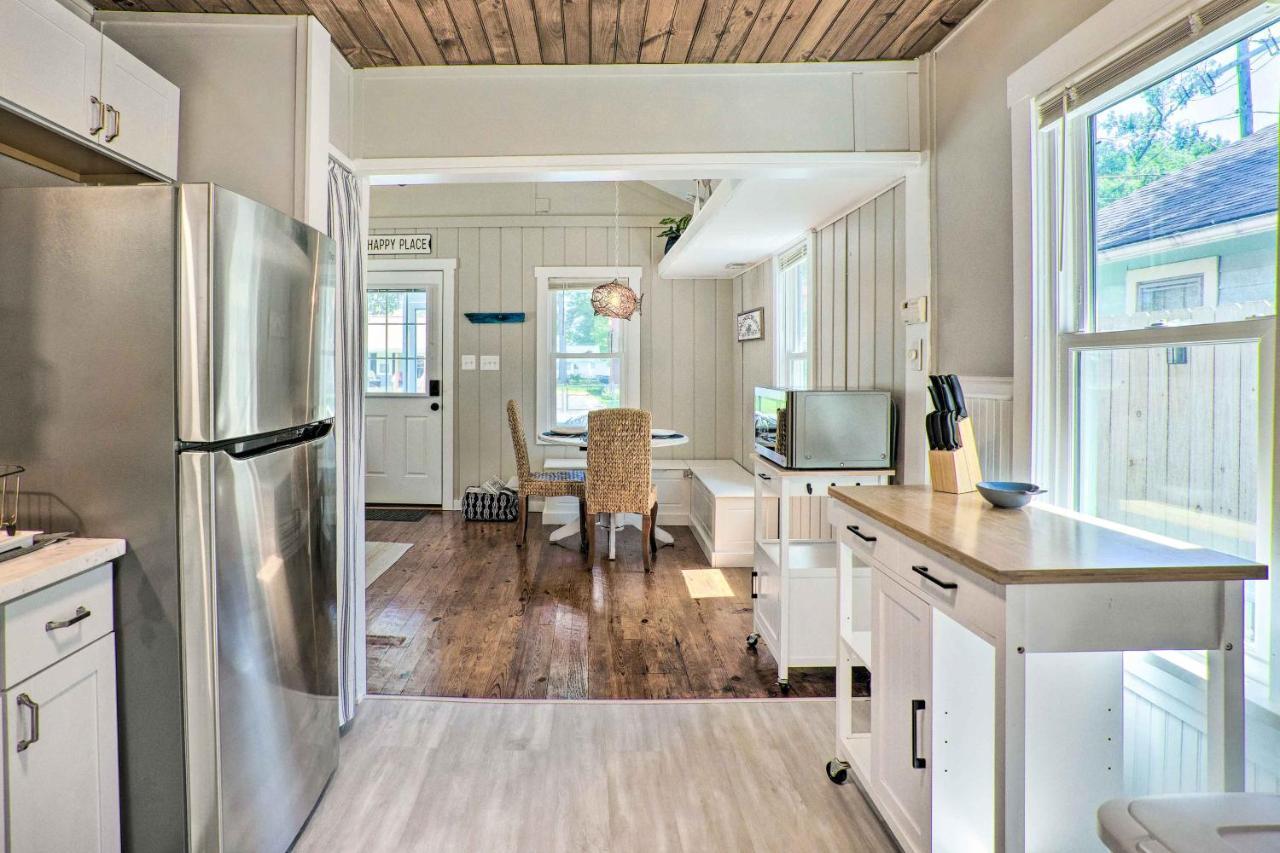 Chic Cottage With Private Yard Steps To Beach! Colonial Beach Extérieur photo