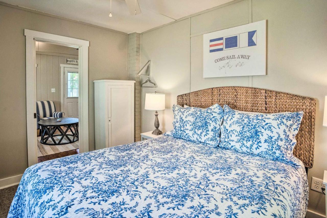 Chic Cottage With Private Yard Steps To Beach! Colonial Beach Extérieur photo
